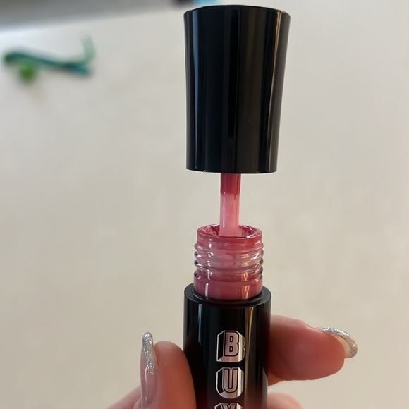 Very gently used lightly whipped lip gloss by Buxom! Colour doesn’t suit me - Picture 3 of 3